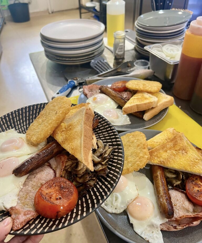 641396703 1360148366126646 5016605132881559039 n 768x922