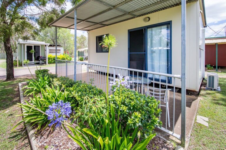 cabin with patio 2 1500x1000 1 768x512